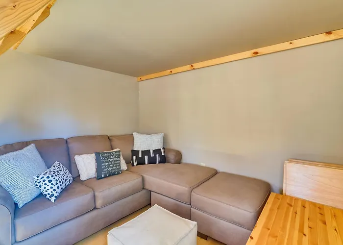 Dog-friendly With Wraparound Porch! Holiday home