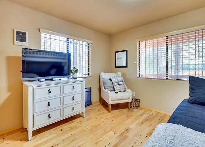 Dog-friendly With Wraparound Porch! Holiday home *