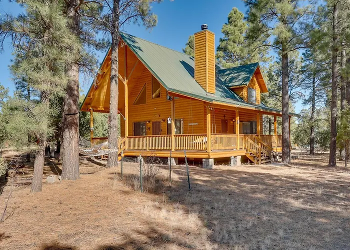 Holiday home Dog-friendly With Wraparound Porch!