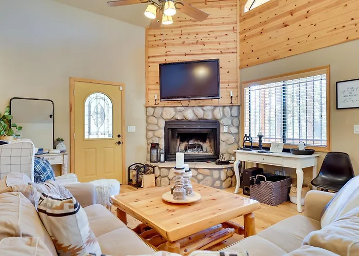 Dog-friendly With Wraparound Porch! Holiday home *