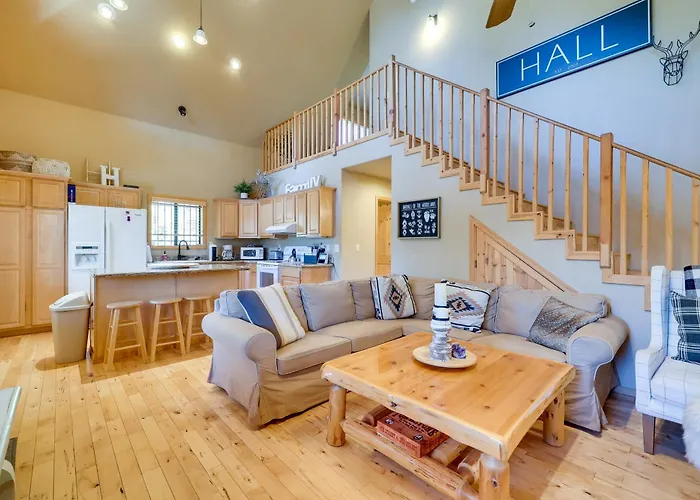 Dog-friendly With Wraparound Porch! Holiday home